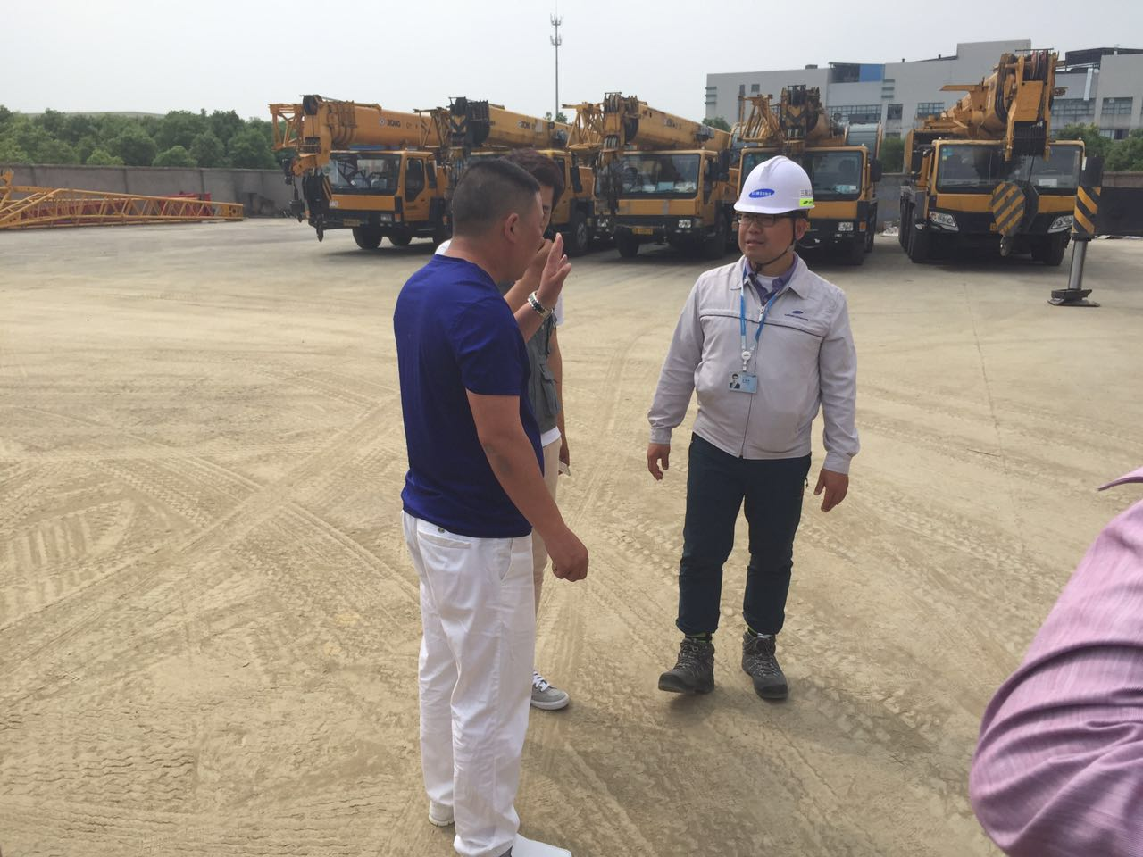 B735BF377B7FD4F7475DCEB14B5CA143